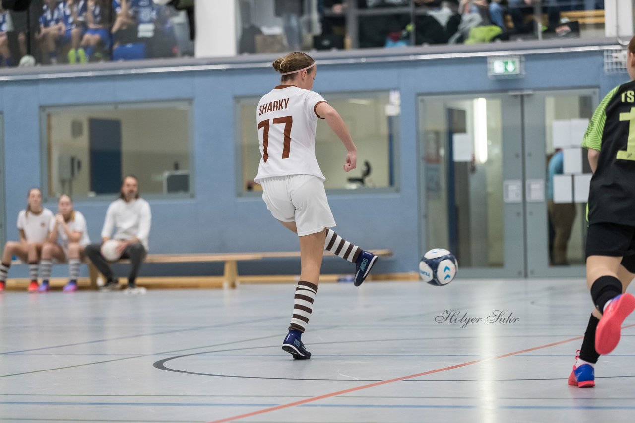 Bild 425 - wCJ Loewinnen Cup C1